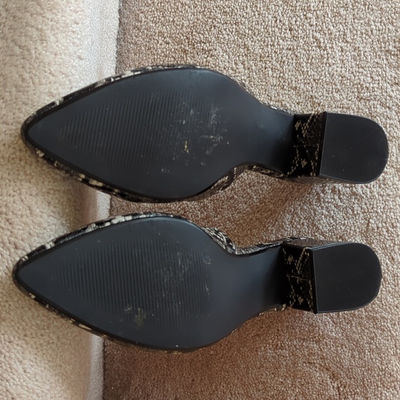 Steve Madden Snake Skin Print Block Heel Mule Slides 8.0 Black Gray - Picture 15 of 16